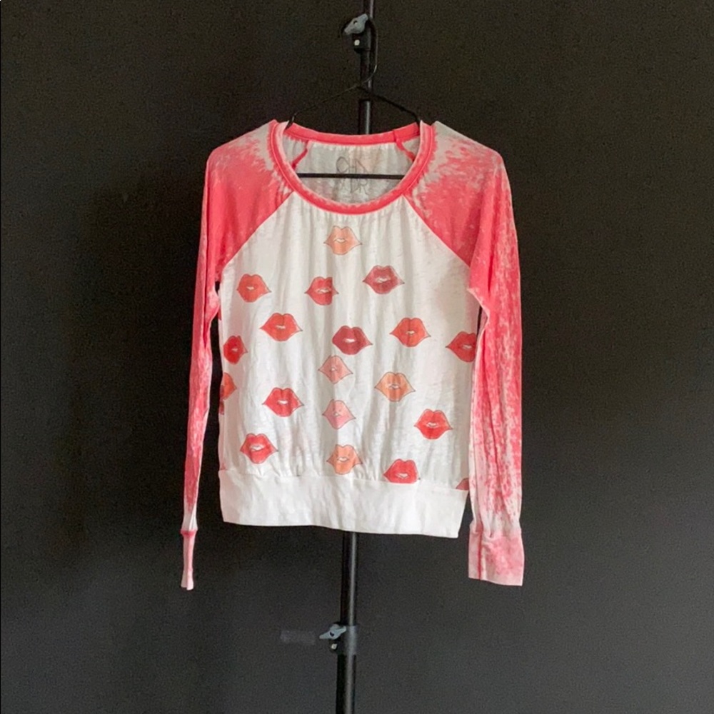 A long adorable shirt